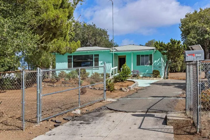2439 Patterson Rd, Escondido, California 92027
