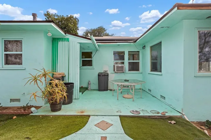 2439 Patterson Rd, Escondido, California 92027