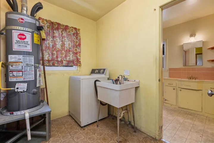 2439 Patterson Rd, Escondido, California 92027