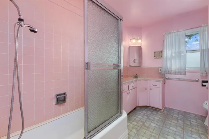 2439 Patterson Rd, Escondido, California 92027