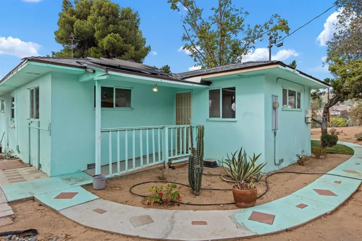 2439 Patterson Rd, Escondido, California 92027
