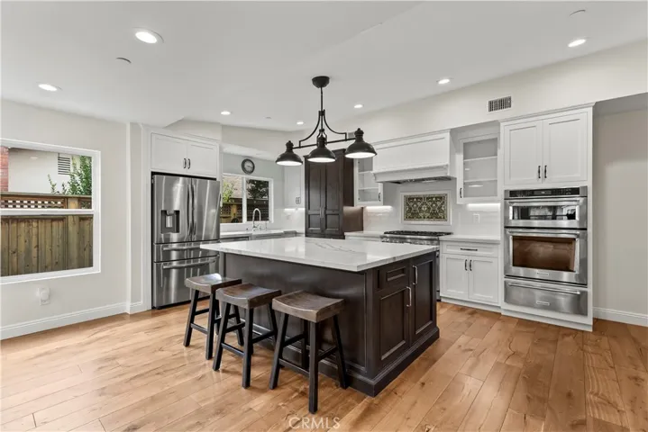 1096 Canyon View Drive, La Verne, California 91750