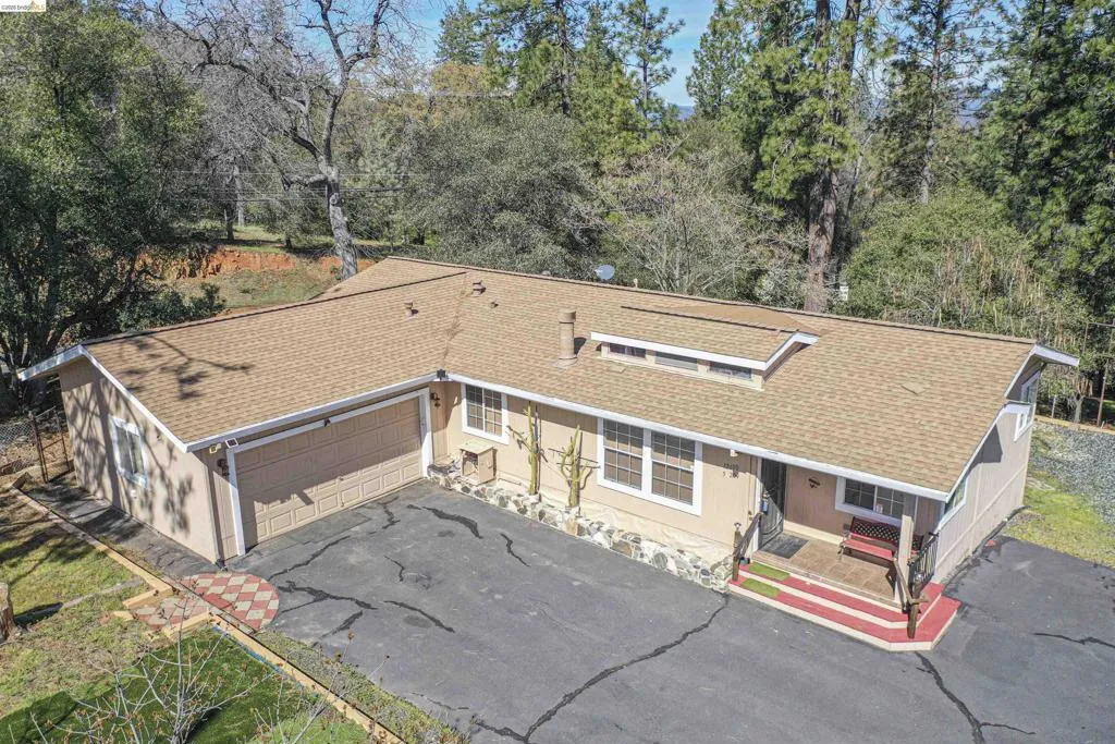 12690 Mueller Dr, Groveland, California 95321 — photo 4