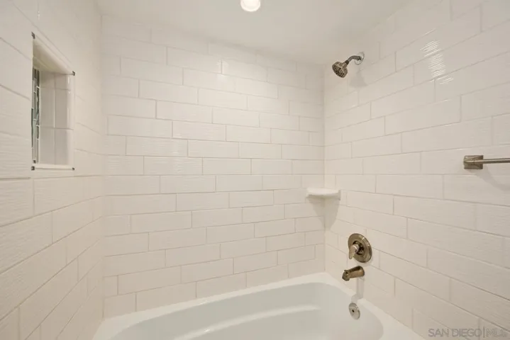 3101 Sirena Vista 129, Carlsbad, California 92009