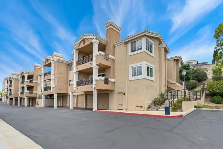 3101 Sirena Vista 129, Carlsbad, California 92009