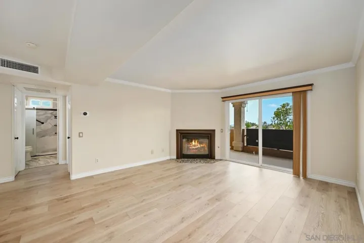 3101 Sirena Vista 129, Carlsbad, California 92009