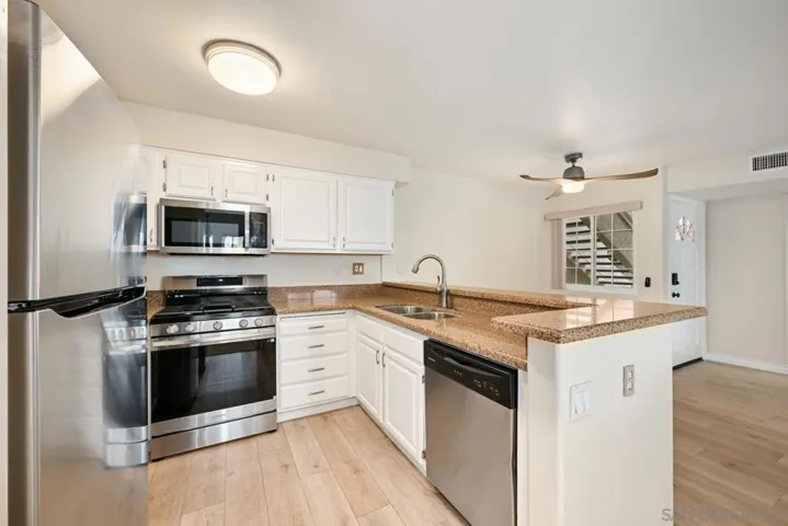 3101 Sirena Vista 129, Carlsbad, California 92009