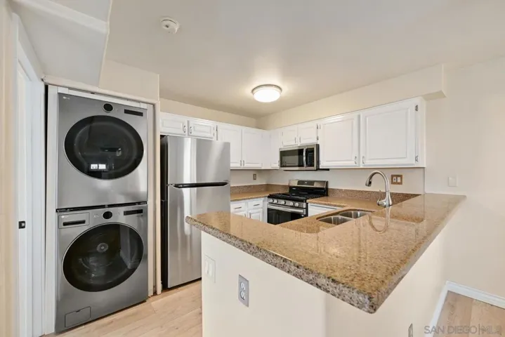 3101 Sirena Vista 129, Carlsbad, California 92009