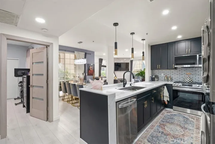 17809 Halsted 117, Northridge, California 91325