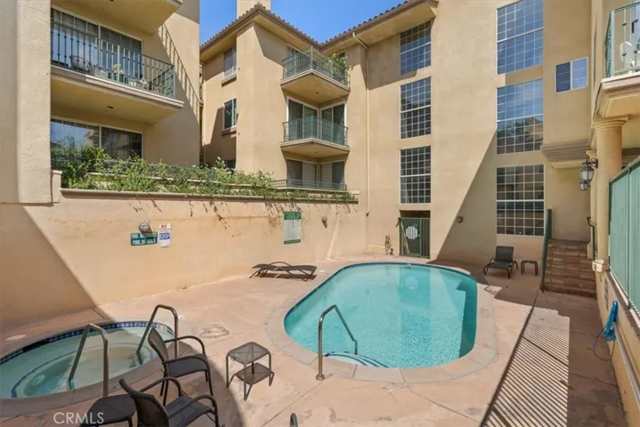17809 Halsted 117, Northridge, California 91325