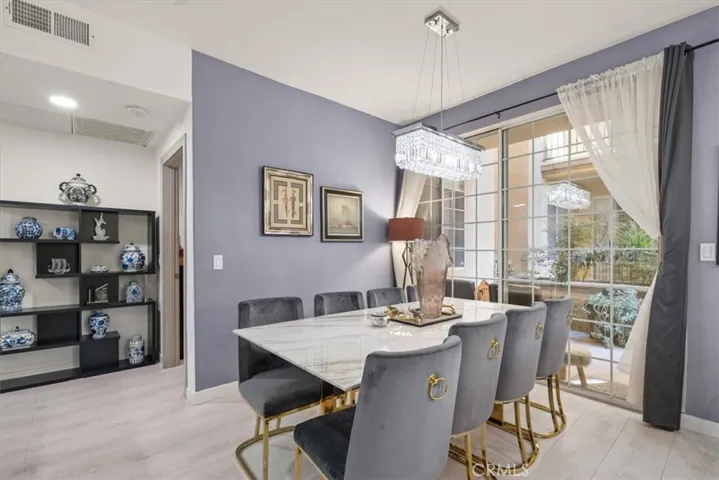 17809 Halsted 117, Northridge, California 91325
