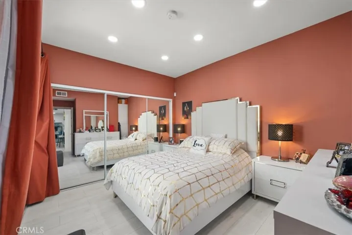 17809 Halsted 117, Northridge, California 91325