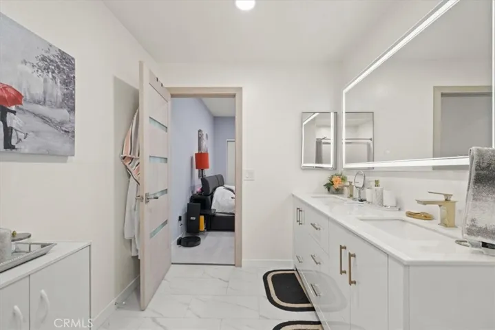 17809 Halsted 117, Northridge, California 91325