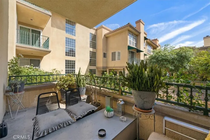 17809 Halsted 117, Northridge, California 91325