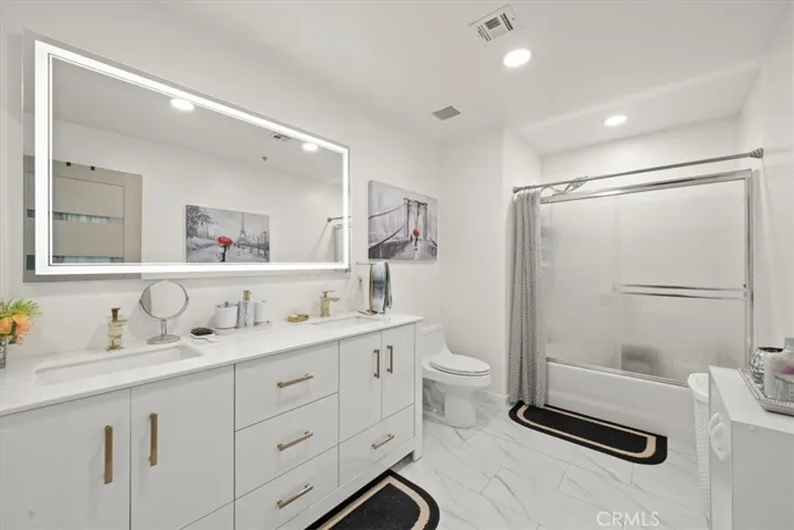 17809 Halsted 117, Northridge, California 91325
