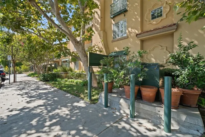 17809 Halsted 117, Northridge, California 91325
