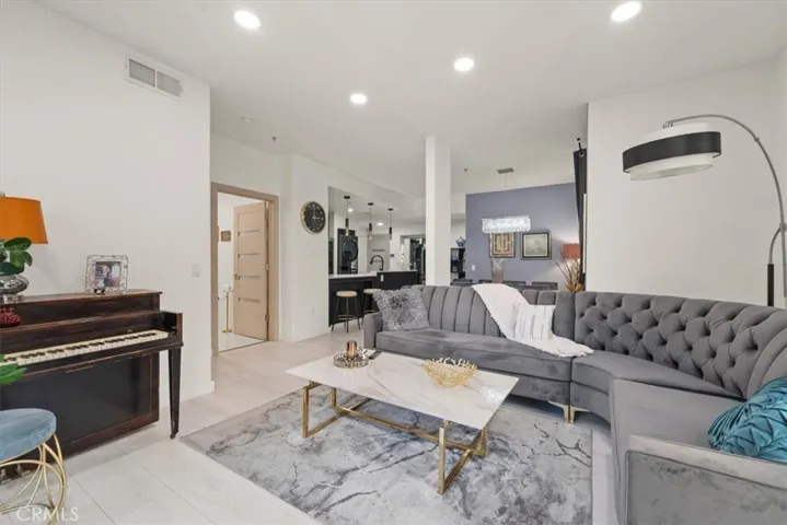 17809 Halsted 117, Northridge, California 91325
