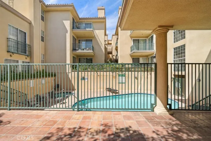 17809 Halsted 117, Northridge, California 91325