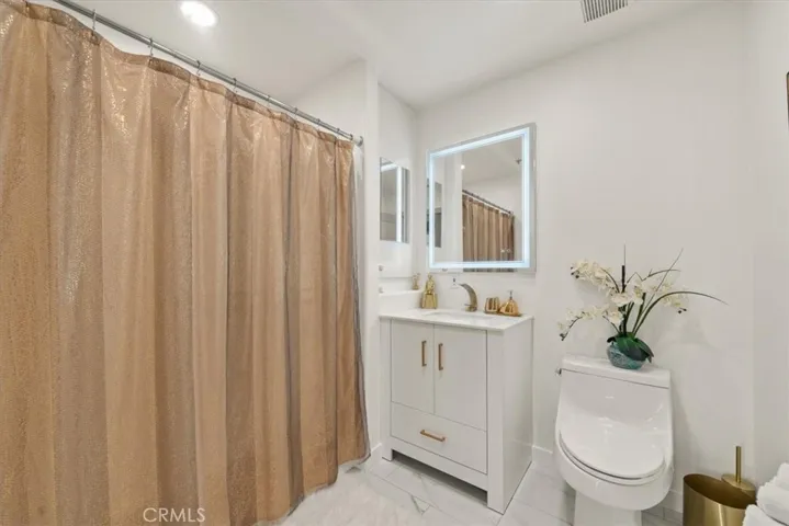 17809 Halsted 117, Northridge, California 91325