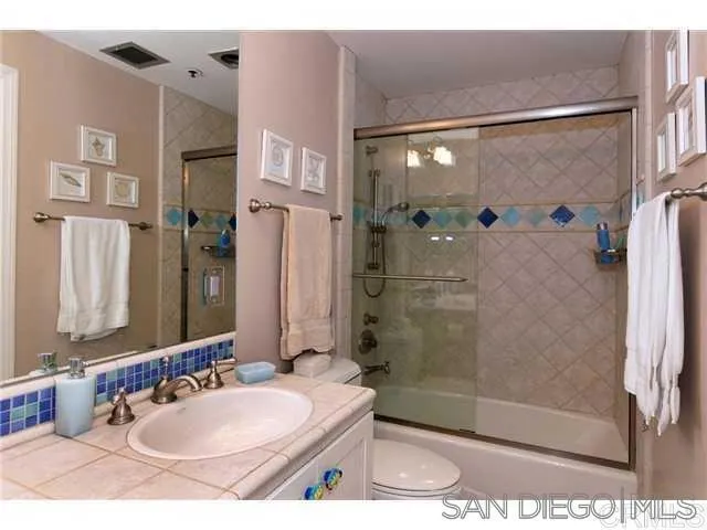 2130 Vallecitos 144, La Jolla, California 92037