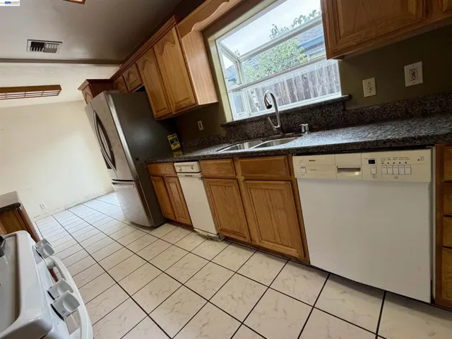 14631 Rollins St, San Leandro, California 94579