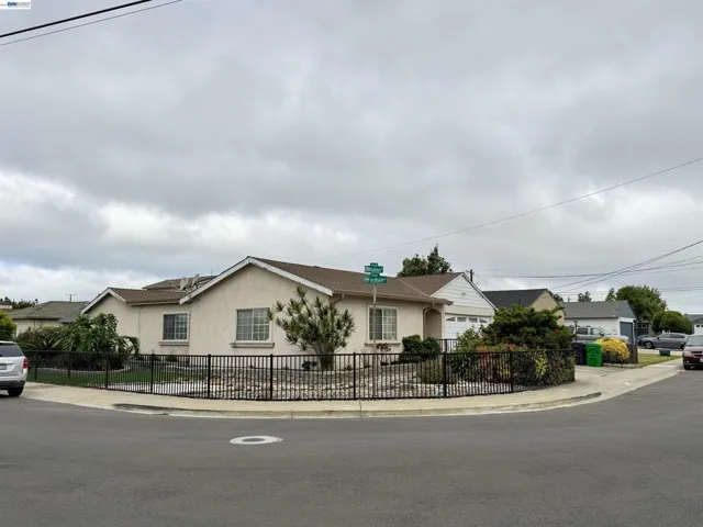 14631 Rollins St, San Leandro, California 94579