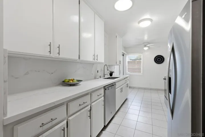 5422 Waring, San Diego, California 92120