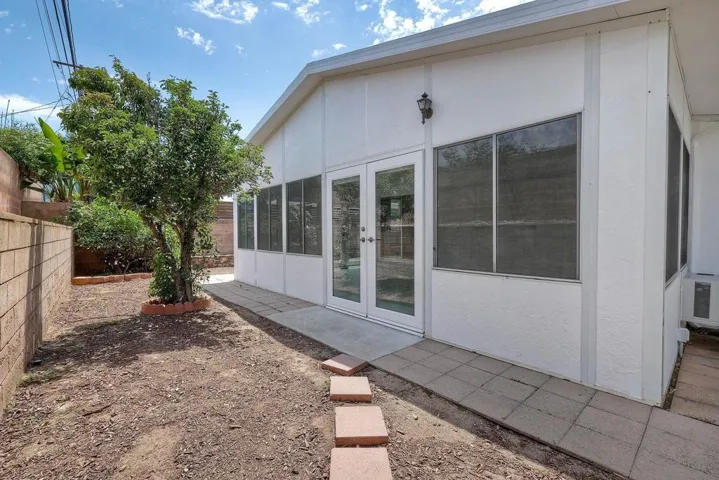 5422 Waring, San Diego, California 92120