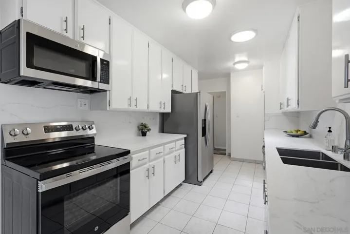 5422 Waring, San Diego, California 92120