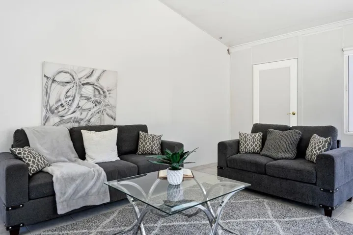 5422 Waring, San Diego, California 92120