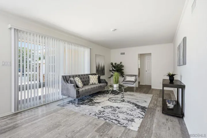 5422 Waring, San Diego, California 92120