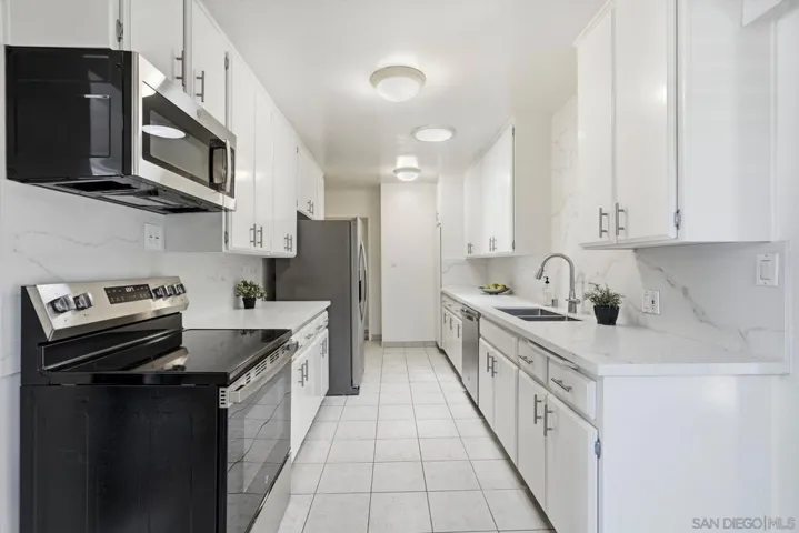 5422 Waring, San Diego, California 92120