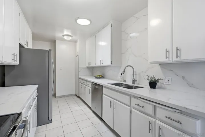 5422 Waring, San Diego, California 92120