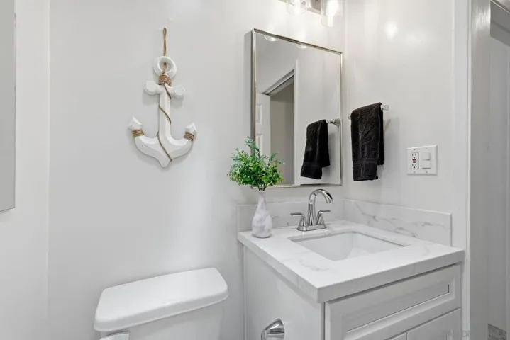 5422 Waring, San Diego, California 92120
