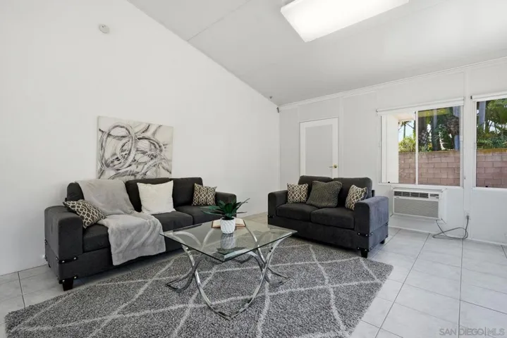 5422 Waring, San Diego, California 92120