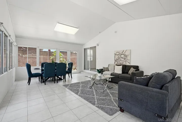 5422 Waring, San Diego, California 92120