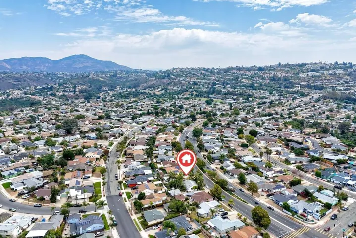 5422 Waring, San Diego, California 92120