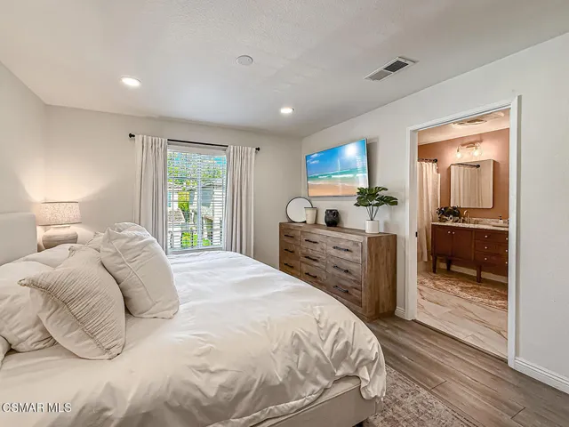 fPrimary Bedroom Suite3