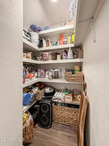 cKitchen and Dining10