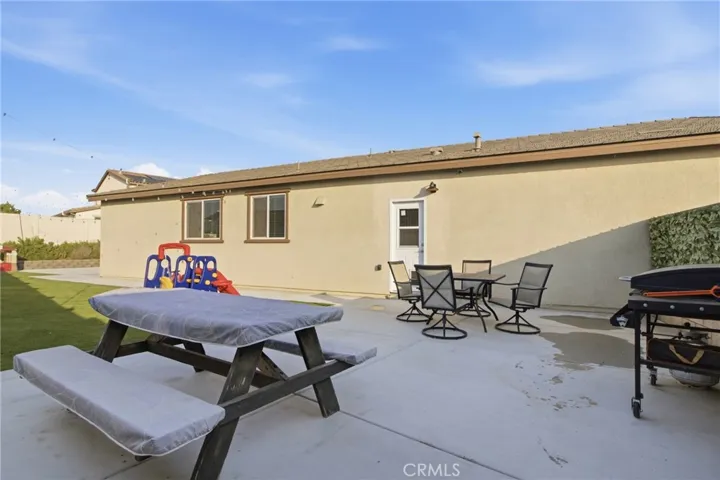 Side patio