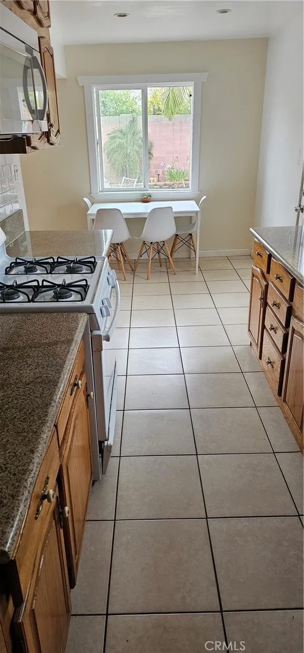 Kitchen looking at Nook