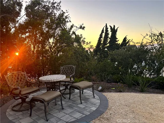 Front sit out, can enjoy sunset