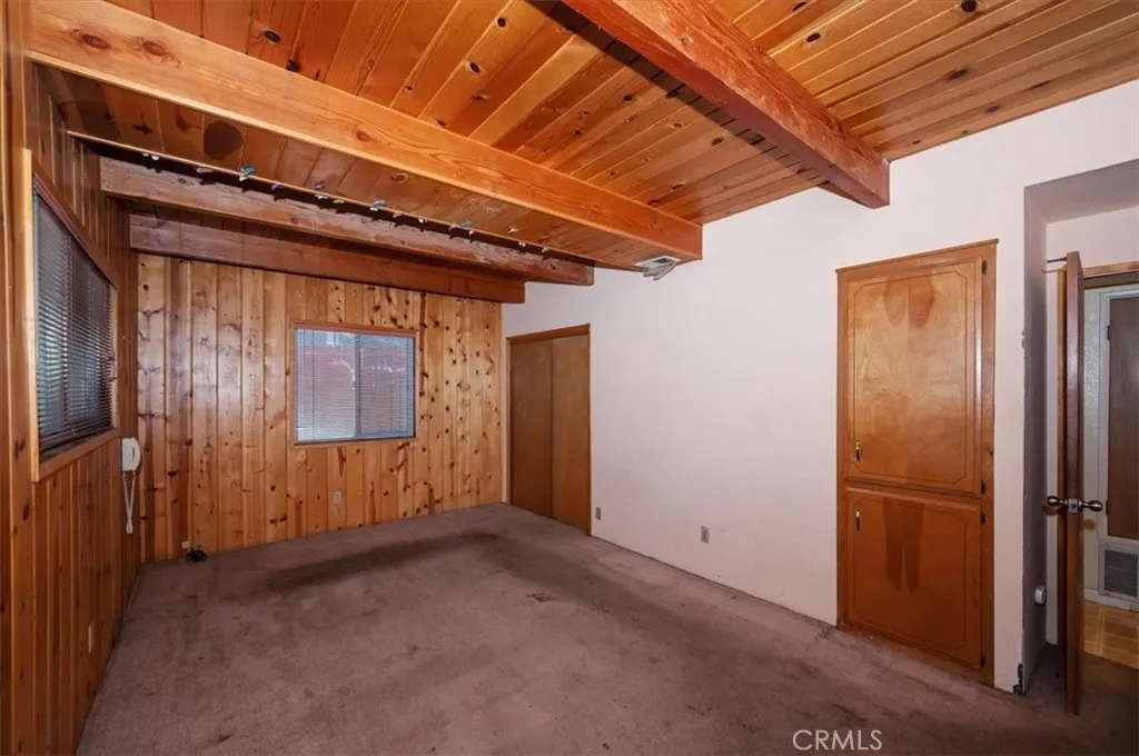 Lower Level bedroom 1 with entrance