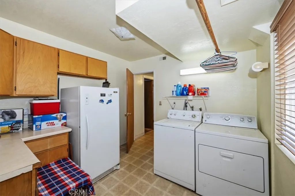 Lower level laundry/mudroom
