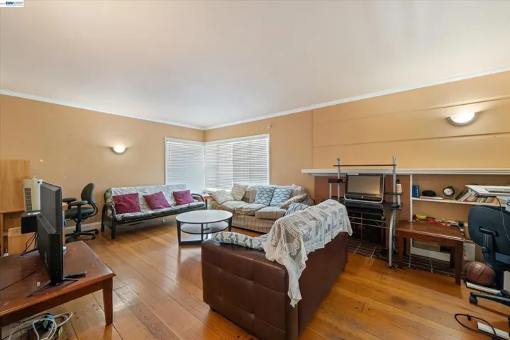 3521 Pierson Street, Oakland, California 94619