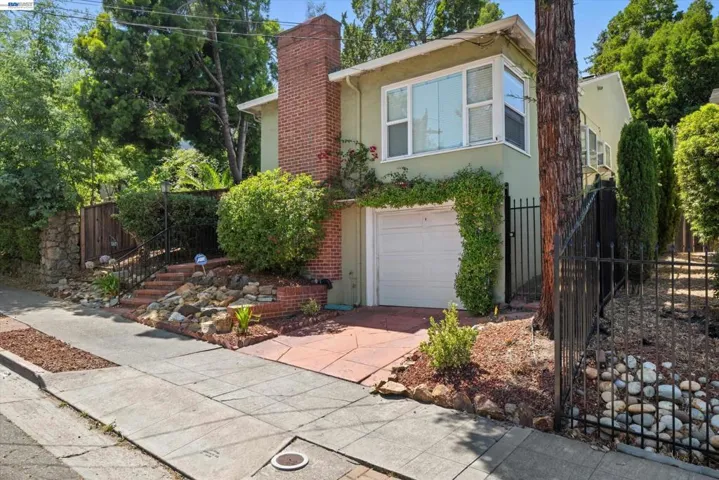 3521 Pierson Street, Oakland, California 94619