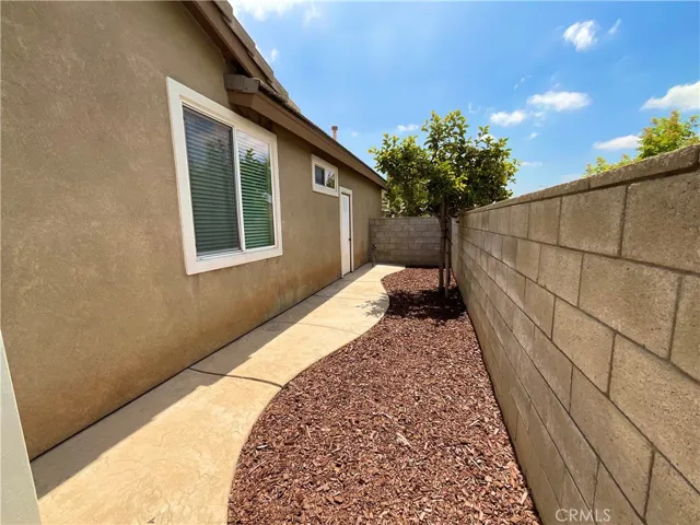 7142 Hidden Court, Highland, California 92346