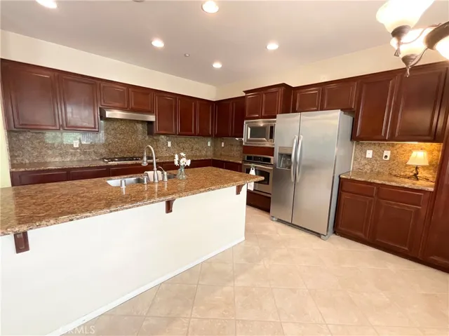 7142 Hidden Court, Highland, California 92346