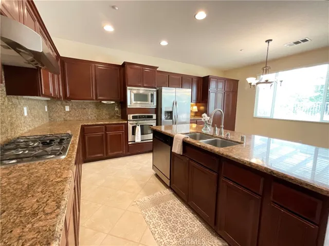 7142 Hidden Court, Highland, California 92346