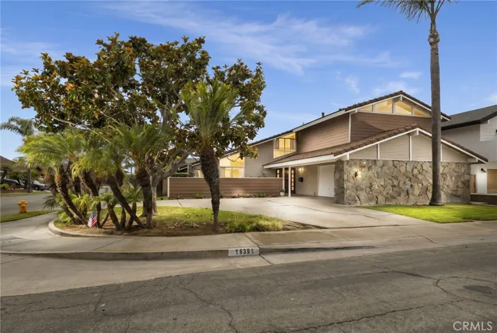 16391 Maruffa Circle, Huntington Beach, California 92649